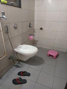 Common Bathroom Image of 1050 Sq.ft 2 BHK Apartment / Flat for sale in Amanora Future Towers, Hadapsar Pune for Rs. 13000000