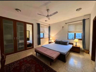 Bedroom Image of 1760 Sq.ft 3 BHK Builder Floor for rent in Freedom Fighters Enclave New Delhi for Rs. 47000