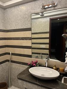 Bathroom Image of 4200 Sq.ft 4 BHK Builder Floor for sale in Maharani Bagh New Delhi for Rs. 200000000