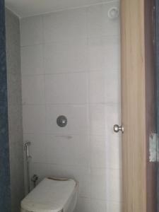 Common Bathroom Image of 625 Sq.ft 1 BHK Apartment / Flat for sale in Neminath Hiloni Heights, Fatherwadi Vasai for Rs. 3700000