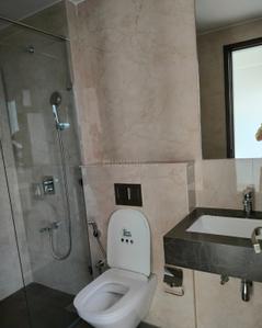 Bathroom Image of 1600 Sq.ft 3 BHK Apartment / Flat for rent in Piramal Mahalaxmi South Tower, Worli Mumbai for Rs. 375000