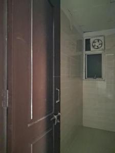 Common Bathroom Image of 950 Sq.ft 2 BHK Apartment / Flat for sale in Amrapali Zodiac, Sector 120 Noida for Rs. 8000000