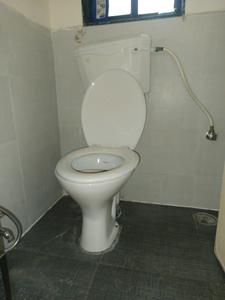 Common Bathroom Image of 600 Sq.ft 1 BHK Apartment / Flat for rent in DSK Sundarban Phase II, Amanora Park Town Pune for Rs. 22000