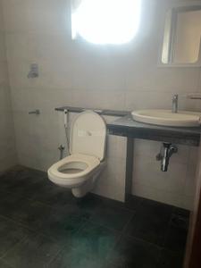 Bathroom Image of 2000 Sq.ft 3 BHK Independent House for rent in Navalur Chennai for Rs. 45000