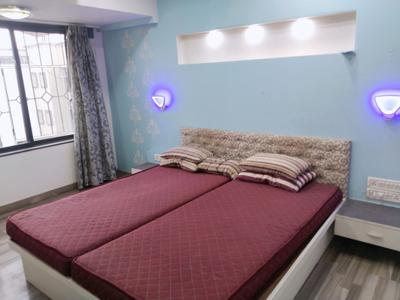 Bedroom Image of 2050 Sq.ft 3 BHK Apartment / Flat for sale in Kakad Mansion, Santacruz West Mumbai for Rs. 105000000
