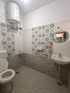 Bathroom Image of 800 Sq.ft 2 BHK Builder Floor for rent in HBR Layout Bengaluru for Rs. 20000