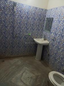 Bathroom Image of 800 Sq.ft 2 BHK Builder Floor for rent in Swarna Jayanti Nagar Aligarh for Rs. 6000