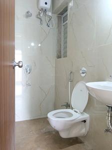 Common Bathroom Image of 450 Sq.ft 1 BHK Apartment / Flat for rent in Raunak Bliss, Kasarvadavali Thane for Rs. 27000
