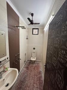 Bathroom Image of 900 Sq.ft 2 BHK Builder Floor for rent in Janakpuri New Delhi for Rs. 28000