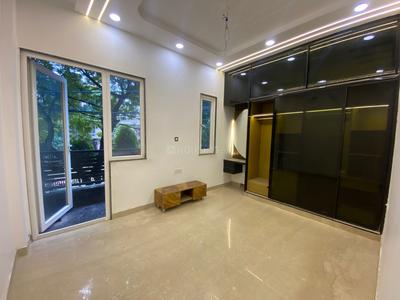 Bedroom Image of 1000 Sq.ft 2 BHK Builder Floor for sale in Ramesh Nagar New Delhi for Rs. 15000000