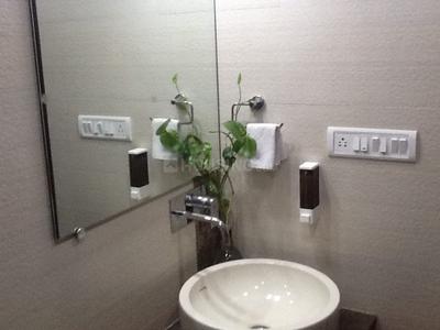 Bathroom Image of 2600 Sq.ft 4 BHK Apartment / Flat for sale in Vile Parle West Mumbai for Rs. 103000000
