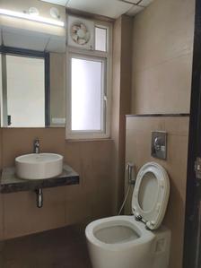 Common Bathroom Image of 1400 Sq.ft 2.5 BHK Apartment / Flat for sale in Mahindra Vivante , Andheri East Mumbai for Rs. 36500000