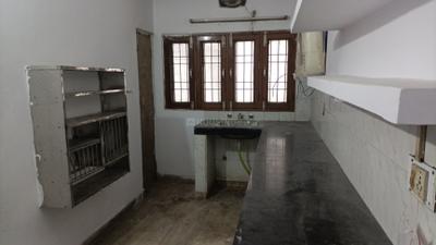 Kitchen Image of 1800 Sq.ft 3 BHK Apartment / Flat for rent in Butler Colony Lucknow for Rs. 35000