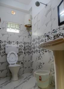 Bathroom Image of 600 Sq.ft 1 BHK Apartment / Flat for rent in Mukundapur Kolkata for Rs. 17000