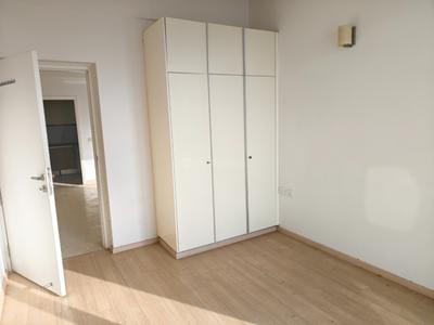 Bedroom Image of 1670 Sq.ft 3 BHK Apartment / Flat for sale in DLF The Primus, Sector 82A Gurgaon for Rs. 27000000