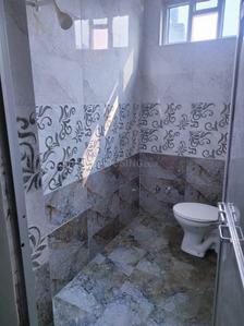Bathroom Image of 1100 Sq.ft 2 BHK Apartment / Flat for rent in Jajmau Sub Metro City Kanpur for Rs. 6000
