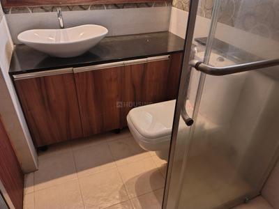 Celebrity Natures Habitat Bathroom One 3