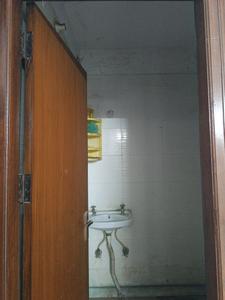 Common Bathroom Image of 1050 Sq.ft 3 BHK Builder Floor for sale in Fatehpur Beri New Delhi for Rs. 4500000