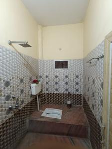 Bathroom Image of 1200 Sq.ft 2 BHK Apartment / Flat for rent in Shivaji Nagar Bhilai for Rs. 10000