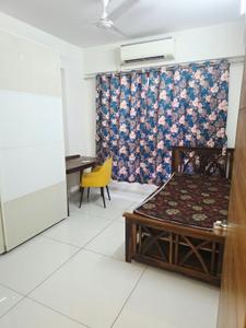 Bedroom Image of 2500 Sq.ft 4 BHK Apartment / Flat for rent in Earth Elegance, Bodakdev Ahmedabad for Rs. 95500