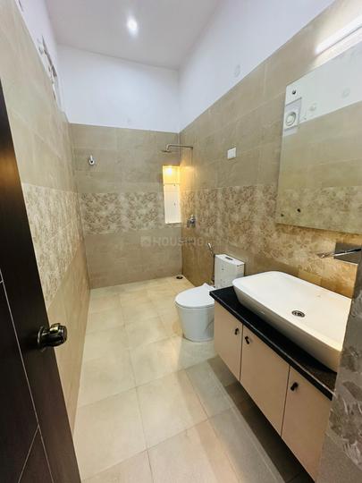 Sector 6, Gomti Nagar Extension Bathroom 1