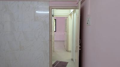 Bathroom Image of 1000 Sq.ft 2 BHK Apartment / Flat for rent in Chembur Mumbai for Rs. 50000