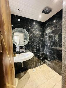 Bathroom Image of 3877 Sq.ft 4 BHK Apartment / Flat for sale in Saket Nagar Indore for Rs. 39000000