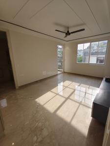 Bedroom Image of 2500 Sq.ft 4 BHK Apartment / Flat for sale in Anand Vihar New Delhi for Rs. 52500000