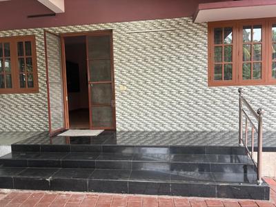 Image of 1800 Sq.ft 3 BHK Apartment / Flat for rent in Thrippunithura, Kochi for Rs. 22000