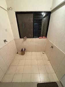 Bathroom Image of 1040 Sq.ft 2 BHK Apartment / Flat for rent in Kumar Kruti, Kalyani Nagar Pune for Rs. 45000