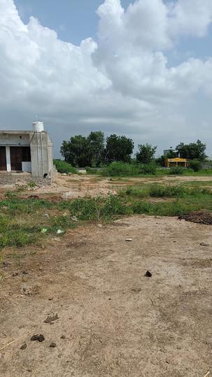 Highway facing plot Main Image 1