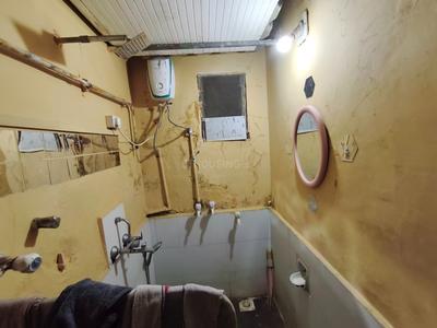 Bathroom Image of 775 Sq.ft 1 BHK Apartment / Flat for sale in Nanpura Surat for Rs. 2000000