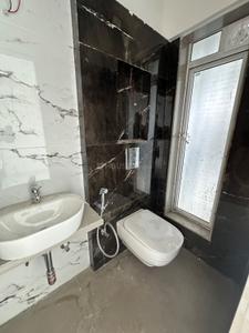 Bathroom Image of 575 Sq.ft 1.5 BHK Apartment / Flat for sale in Royal Altezza, Ghatkopar East Mumbai for Rs. 17500000