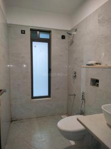 Bathroom Image of 1350 Sq.ft 3 BHK Apartment / Flat for sale in Juhu Mumbai for Rs. 75000000