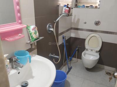 Bathroom Image of Master bedroom available fully furnished  in Powai, Mumbai