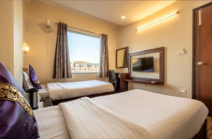 Bedroom Image of PayiBest Hostel for Boy's &amp; Girl's in Andheri  in Andheri East, Mumbai