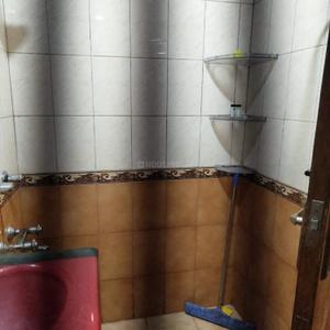 Bathroom Image of 500 Sq.ft 1 RK Independent House for rent in Alaknanda New Delhi for Rs. 19000