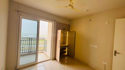 Bedroom Image of 1404 Sq.ft 3 BHK Apartment / Flat for sale in Eldeco Live By The Greens Phase 1, Sector 150 Noida for Rs. 17000000