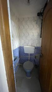 Bathroom Image of 990 Sq.ft 2 BHK Builder Floor for sale in Vikaspuri New Delhi for Rs. 12800000