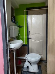 Bathroom Image of 300 Sq.ft 1 BHK Apartment / Flat for rent in Worli Mumbai for Rs. 28000