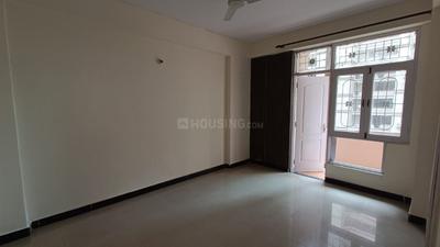 Bedroom Image of 1600 Sq.ft 3 BHK Apartment / Flat for rent in Express Garden, Indirapuram Ghaziabad for Rs. 33000