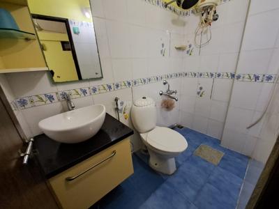 Bathroom Image of 1500 Sq.ft 3 BHK Apartment / Flat for sale in Vyttila Kochi for Rs. 7700000