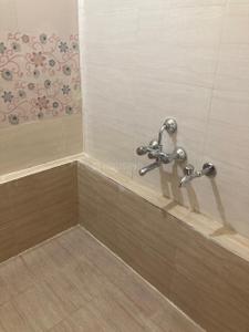 Bathroom Image of 1300 Sq.ft 3 BHK Independent House for rent in Adambakkam Chennai for Rs. 35000