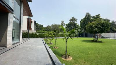 Image of 19000 Sq.ft 3 BHK Farm House for sale in Chhattarpur, New Delhi for Rs. 400000000