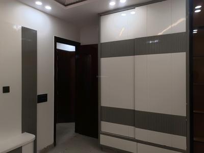 Bedroom Image of 1000 Sq.ft 3 BHK Builder Floor for sale in Pitampura New Delhi for Rs. 23500000