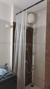 Bathroom Image of 620 Sq.ft 1 BHK Apartment / Flat for rent in Skyi Songbirds , Bhugaon Pune for Rs. 22000