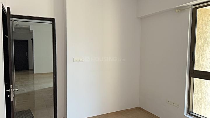 Rivali Park Wintergreen Main Image 1