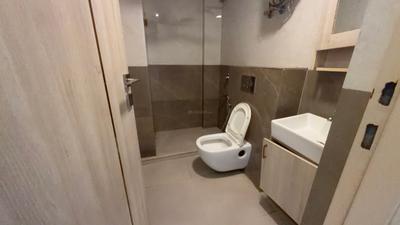 Bathroom Image of 700 Sq.ft 1 BHK Builder Floor for rent in Suncity Township, Sector 54 Gurgaon for Rs. 25000