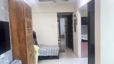 Living Room Image of 675 Sq.ft 1 BHK Apartment / Flat for rent in Om Paraiso, Mothi Desai Gaon Thane for Rs. 22000