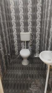 Bathroom Image of 900 Sq.ft 2 BHK Independent House for rent in Naini Allahabad for Rs. 7000